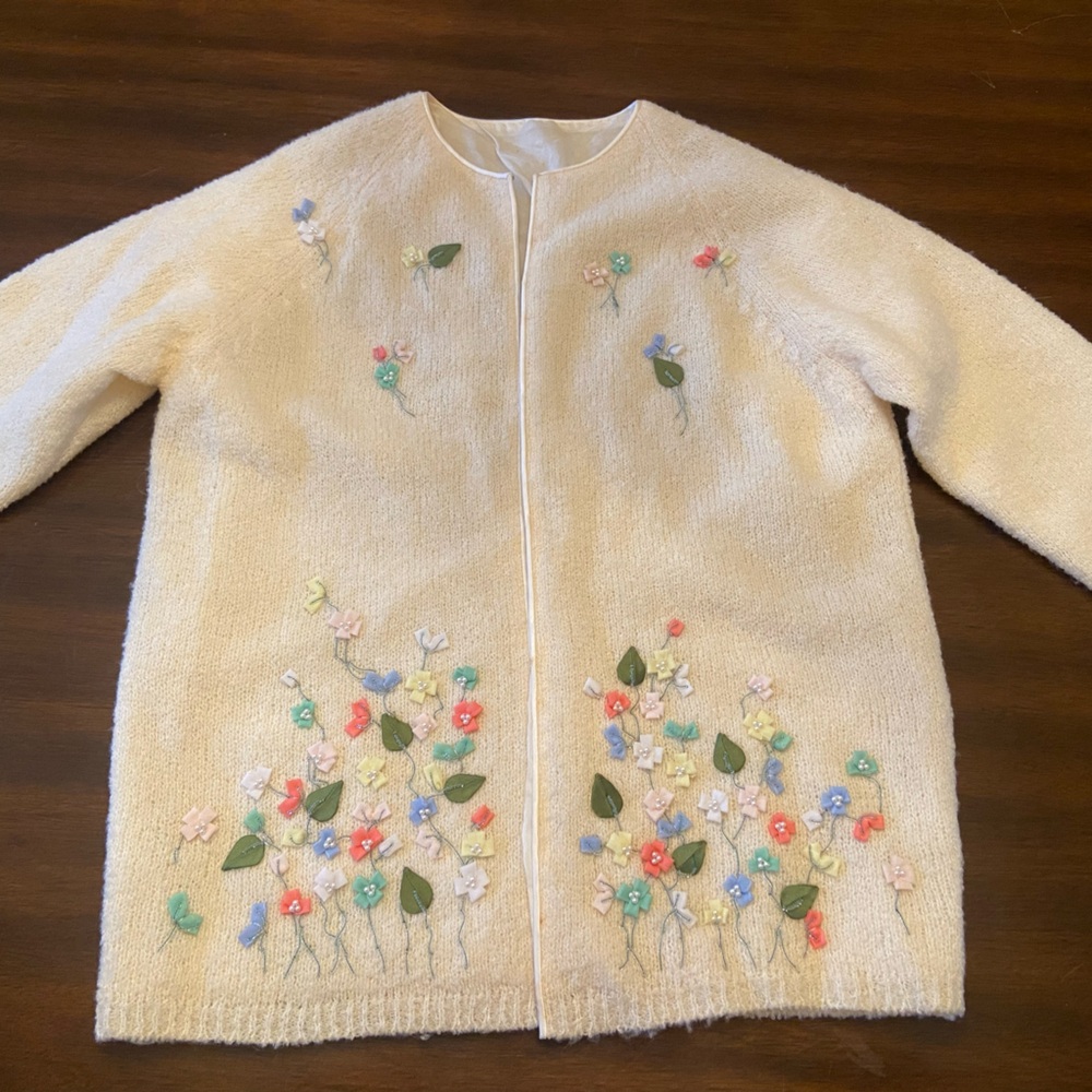 Cream Floral Embroidered Cardigan 1950s Vintage M